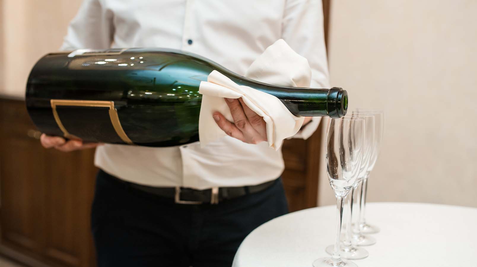 Every Wine Glass Explained By A Sommelier, World of Wine